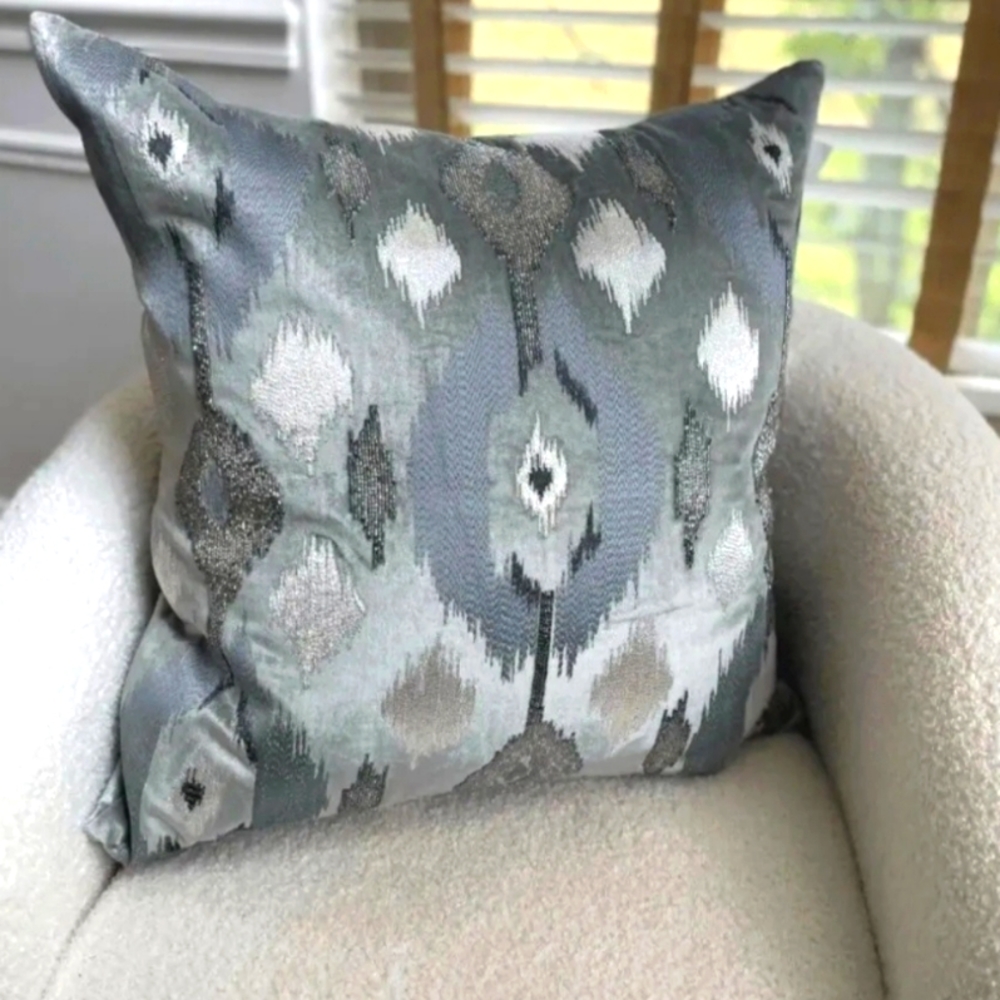 NEW Callisto Seafoam Mint Green Silver Champagne Velvet Beaded Pillow 22 in.